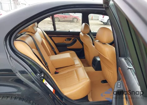 2000 BMW M5 z USA, uszkodzony, nr VIN WBSDE9347YBZ94936